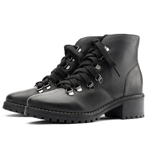 Black Rabbit All Black Alice de Copas