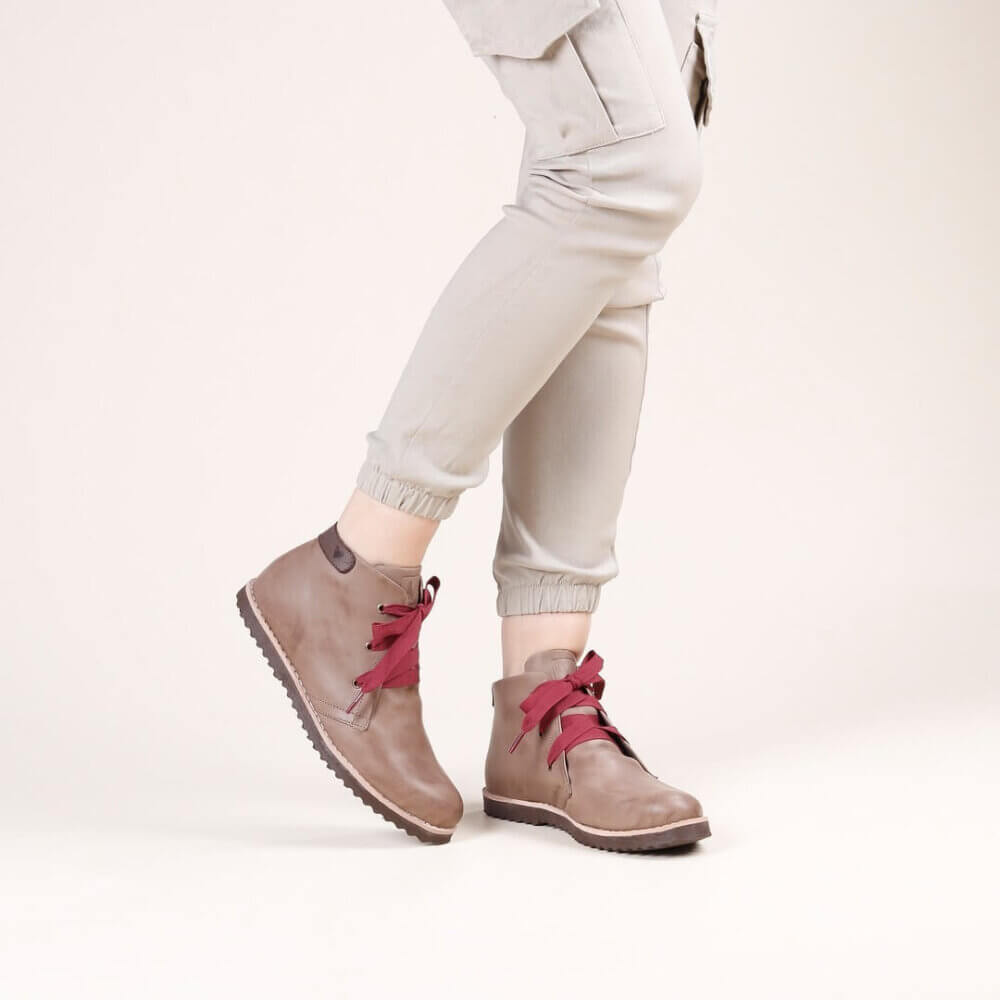 Bota Valete Lisa Marrom escuro com vinho Alice 07