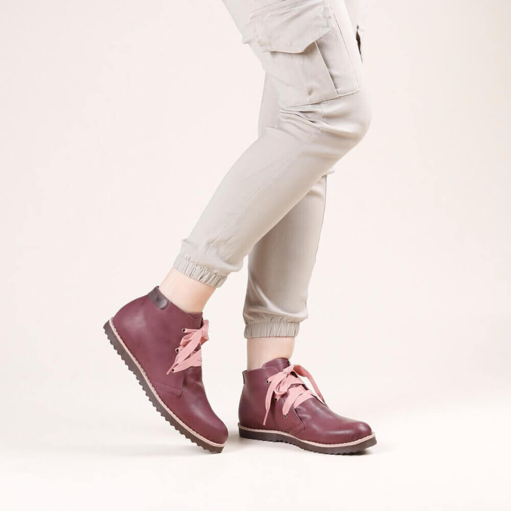 Bota Valete Lisa Vinho escuro com rosa Alice 03