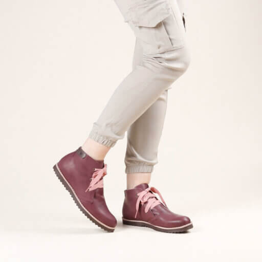 Bota Valete Lisa Vinho escuro com rosa Alice 03