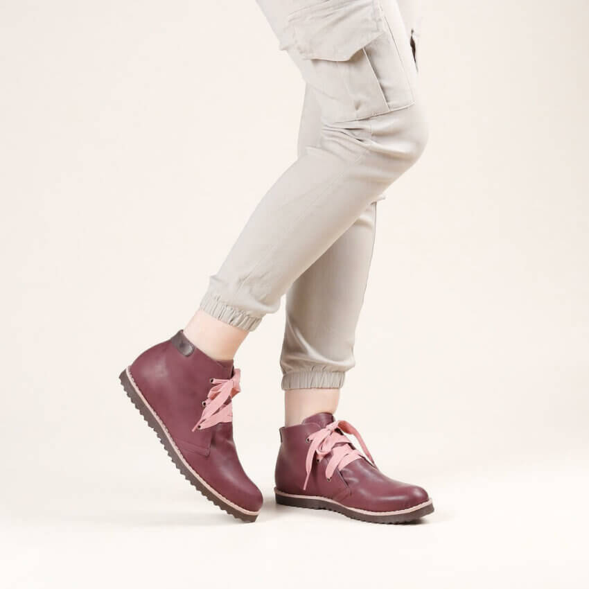 Bota Valete Lisa Vinho escuro com rosa Alice 03