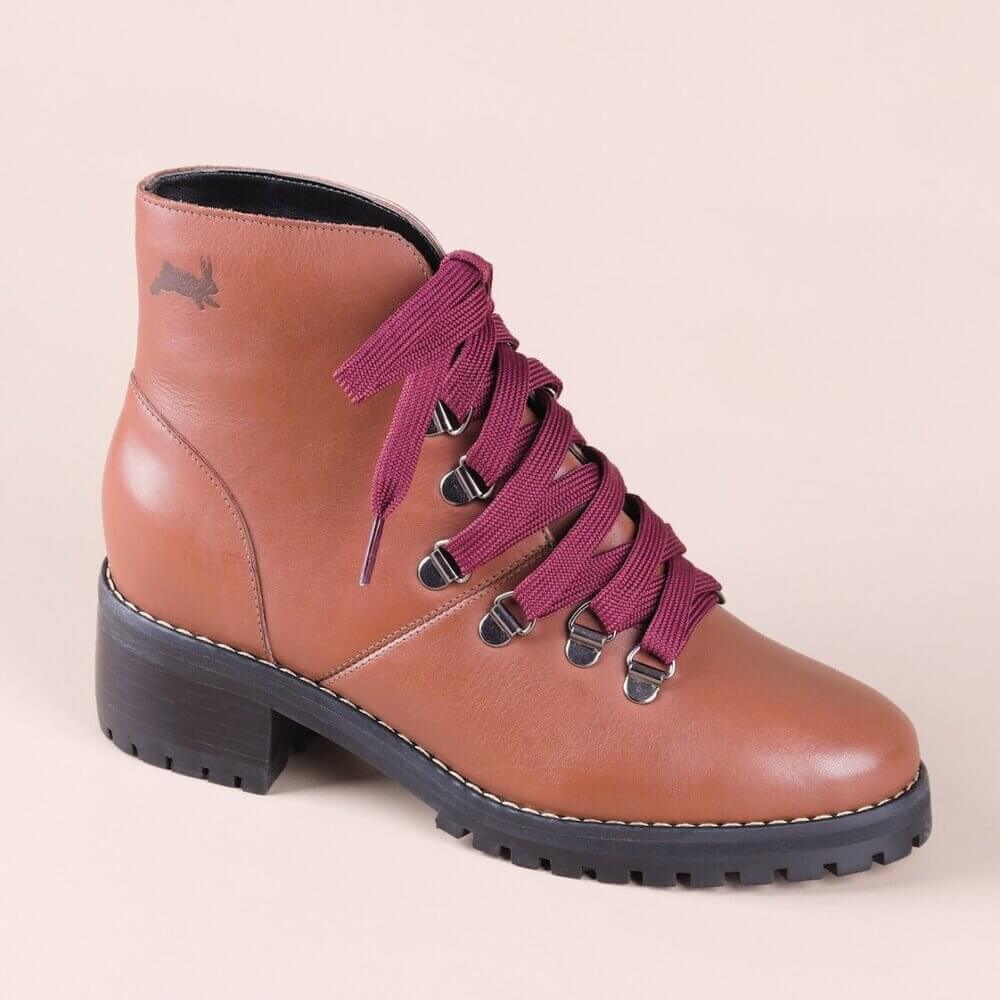 Bota cano curto couro marrom cadarço alice de copas _MG_4493