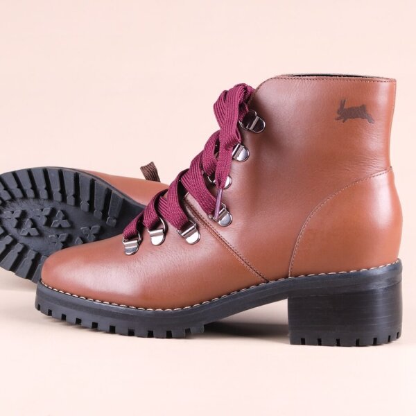 Bota cano curto couro marrom cadarço alice de copas _MG_4521