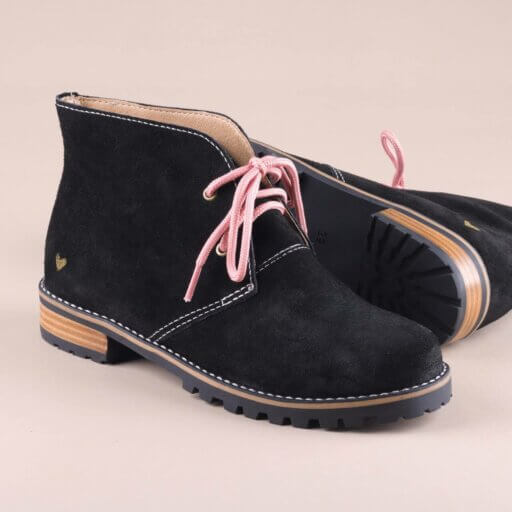 Bota cano curto preta insane alice de copas 02