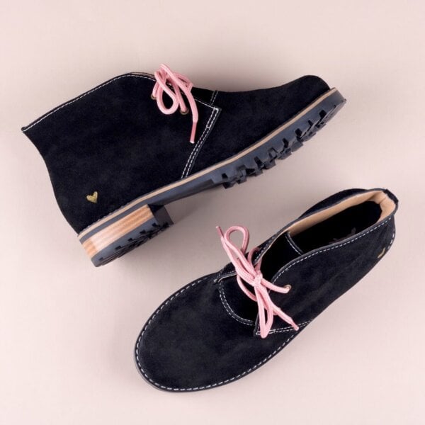Bota cano curto preta insane alice de copas 03