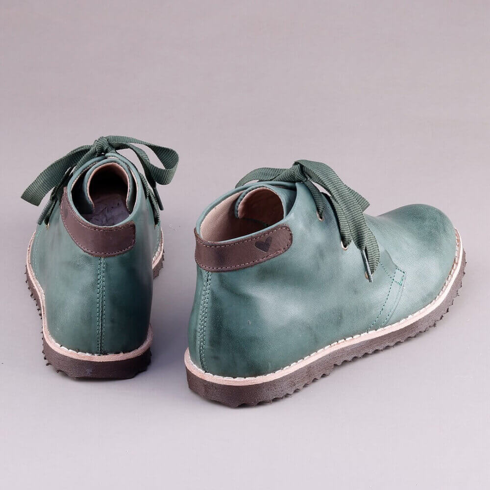 Botinha Valete Lisa Verde Escuro detalhe