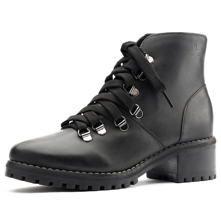 Coturno Black Rabbit All Black Alice de Copas