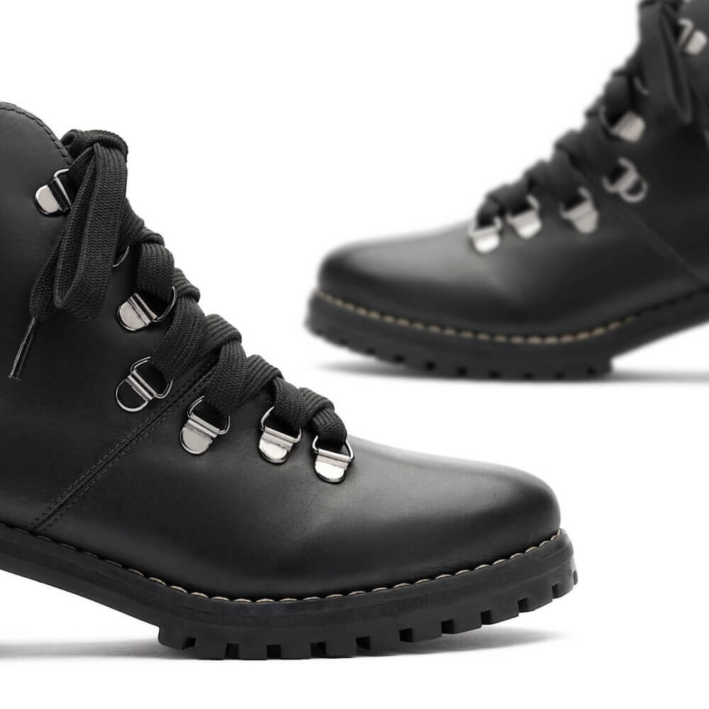 Coturno Black Rabbit All Black bico Alice de Copas