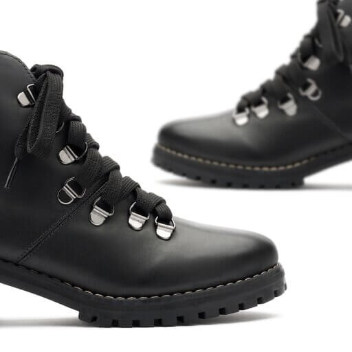 Coturno Black Rabbit All Black bico Alice de Copas