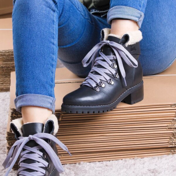 bota black rabbit preta fluffy com pelo _MG_4892