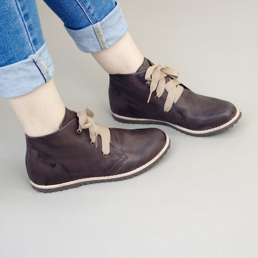 bota cano curto brown