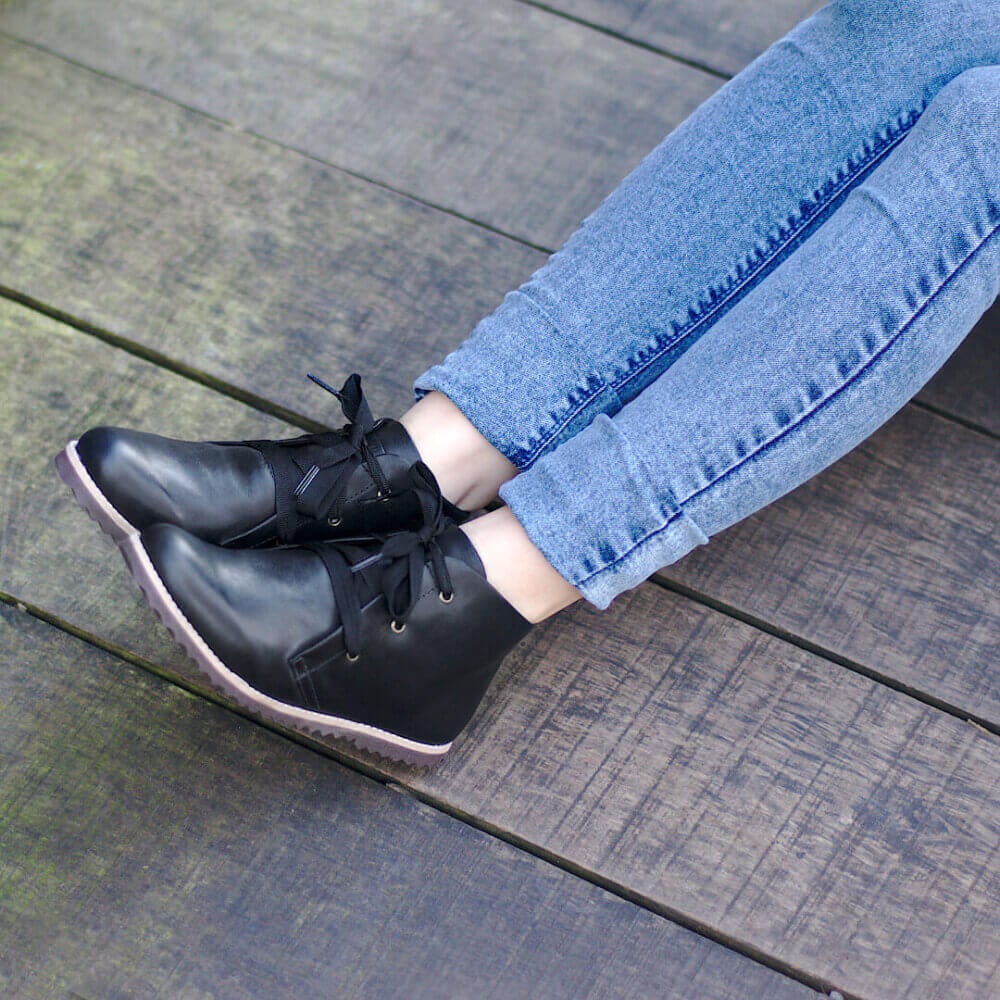 bota cano curto preta alice de copas 3