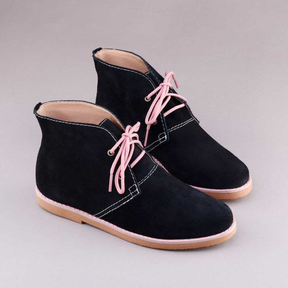 bota desert preta alice de copas 10