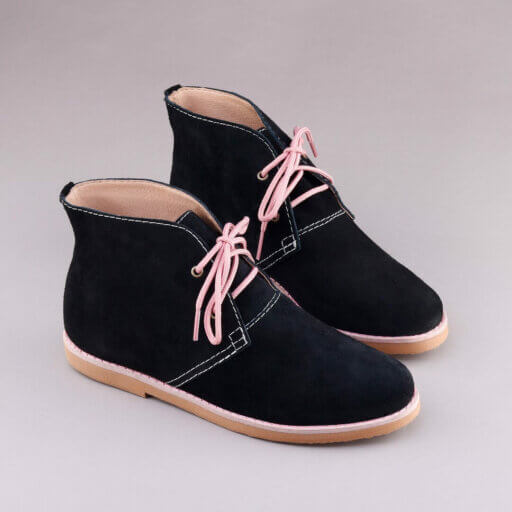 bota desert preta alice de copas 10