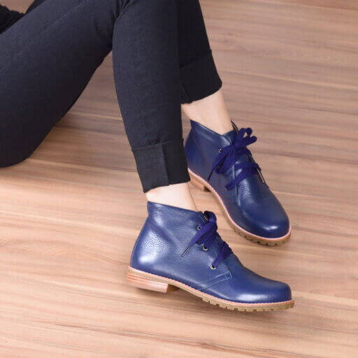 bota mad azul cadarço azul