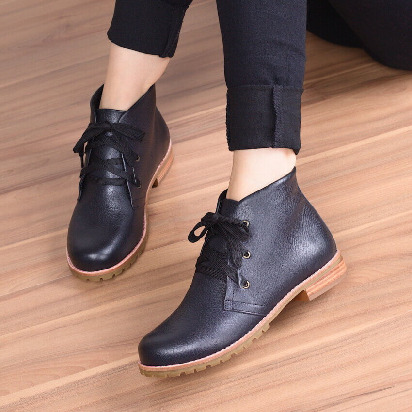 bota mad preta cadarço preto