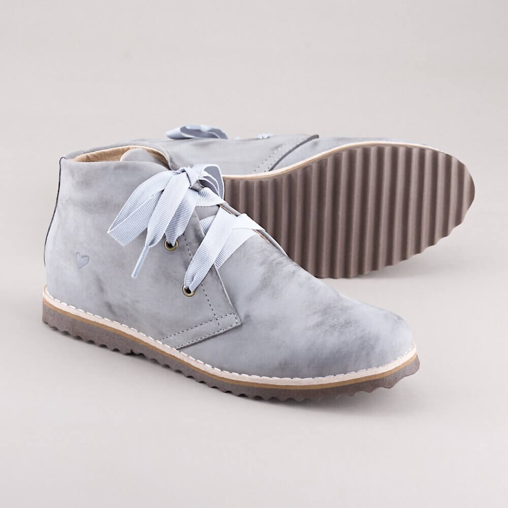 bota-valete-cinza-alice-de-copas-lateral-esquerda