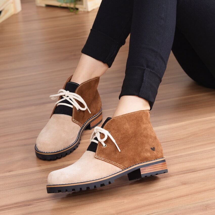 bota marrom bege insane cano curto em couro IMG_8285