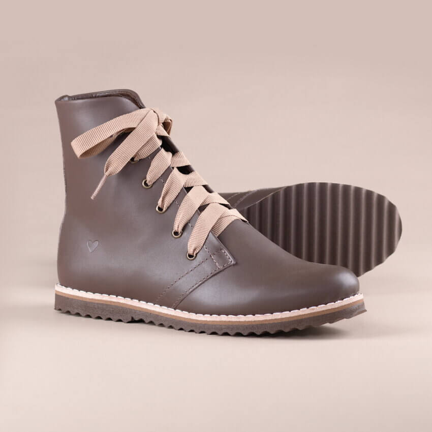 Valete Média Brown 02 cadarço bege