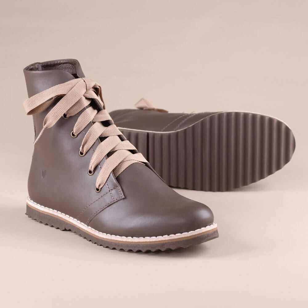 Valete Média Brown 03 cadarço bege