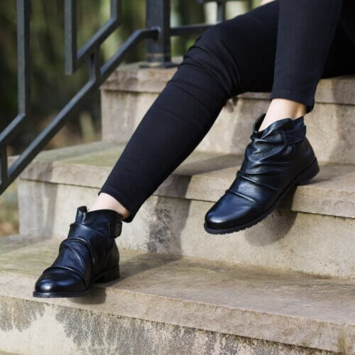 Bota Absolem All Black Preta Detalhe