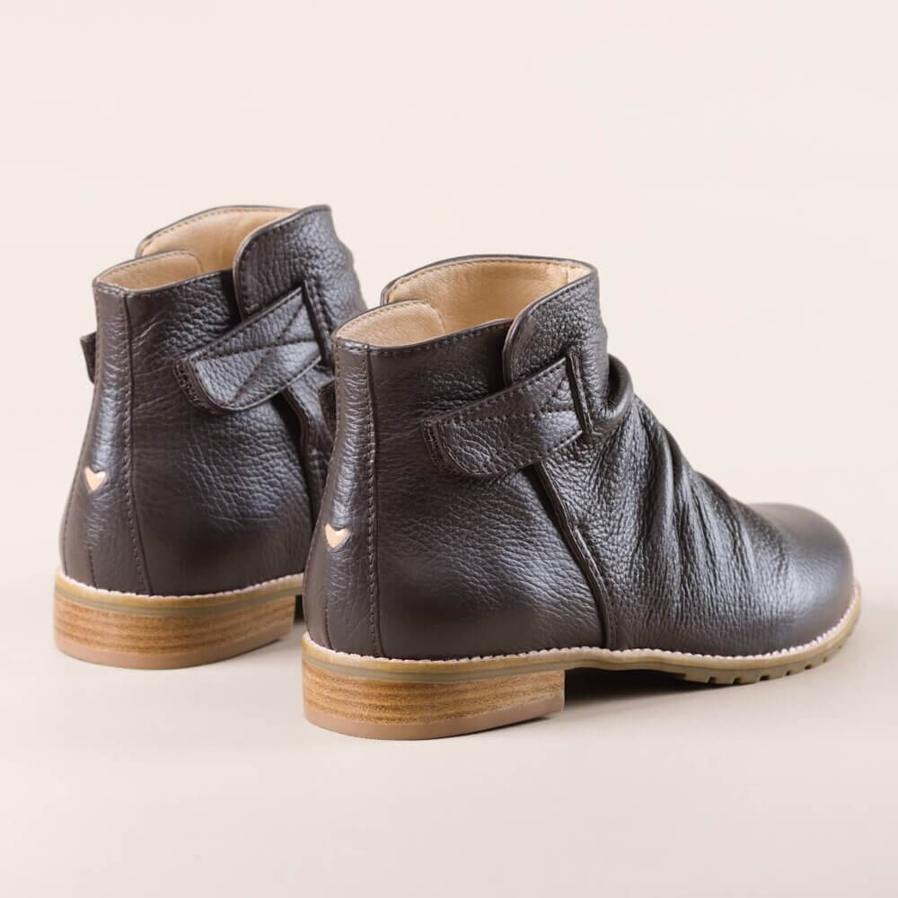 Bota Mad Absolem Brown Com Detalhe De Coração