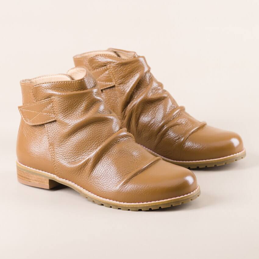 Bota Mad Absolem Camel Solado Borracha com Salto Baixo