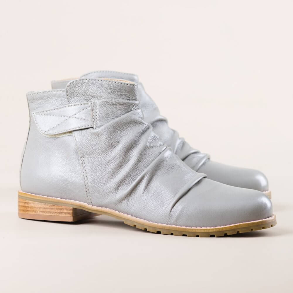 Bota Mad Absolem Com Velcro e Salto Baixo