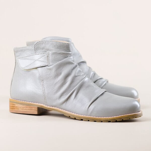 Bota Mad Absolem Com Velcro e Salto Baixo
