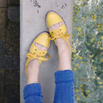 sapatinho-cut-out-amarelo-05