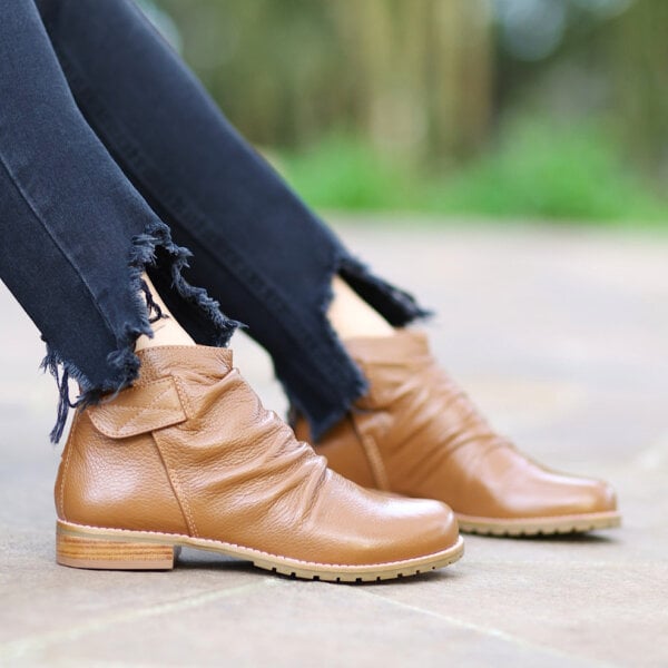 bota absolem camel detalhes