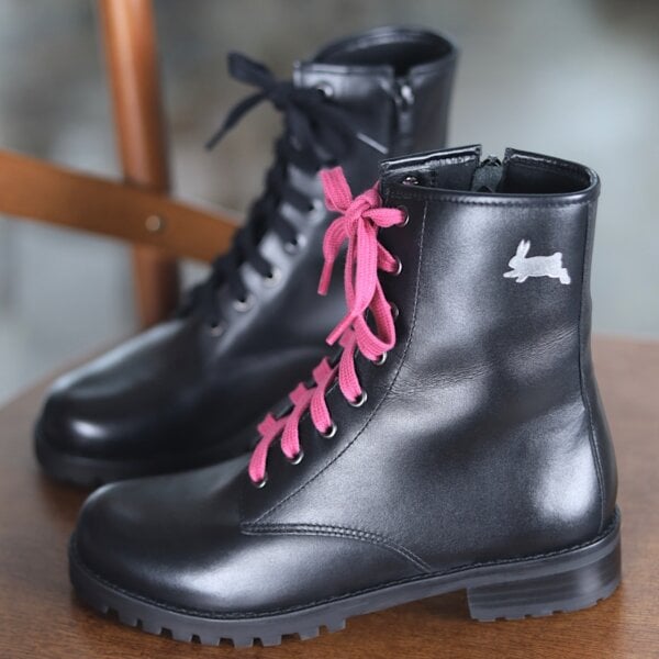 Black Rabbit All Black em couro Alice de Copas 11