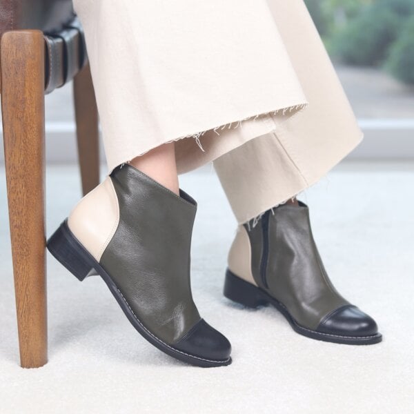 Switch Olive Bota em couro Alice de Copas 01