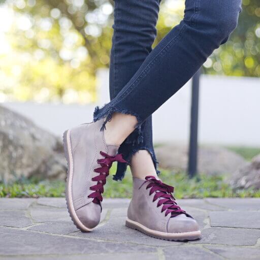 Bota cano curto dust marrom alice de copas 02