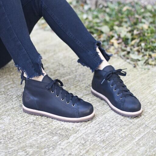 Bota cano curto dust preta alice de copas 01