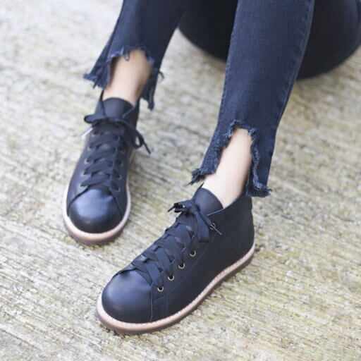 Bota cano curto dust preta alice de copas 02