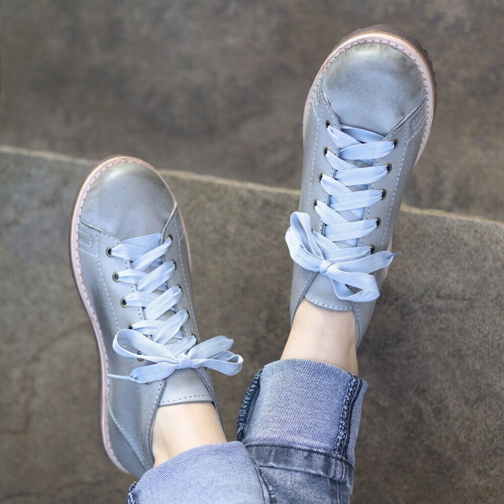 bota cano curto em couro dust cinza alice de copas 04