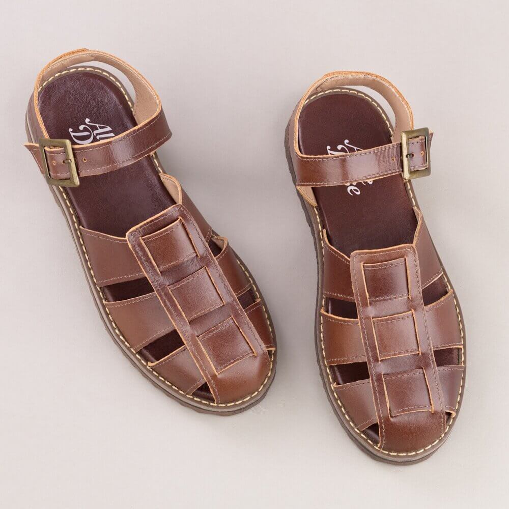 Lazy Marrom | Alice de Copas | Sandalia Feminina em Couro Tratorada Sem Salto Confortável