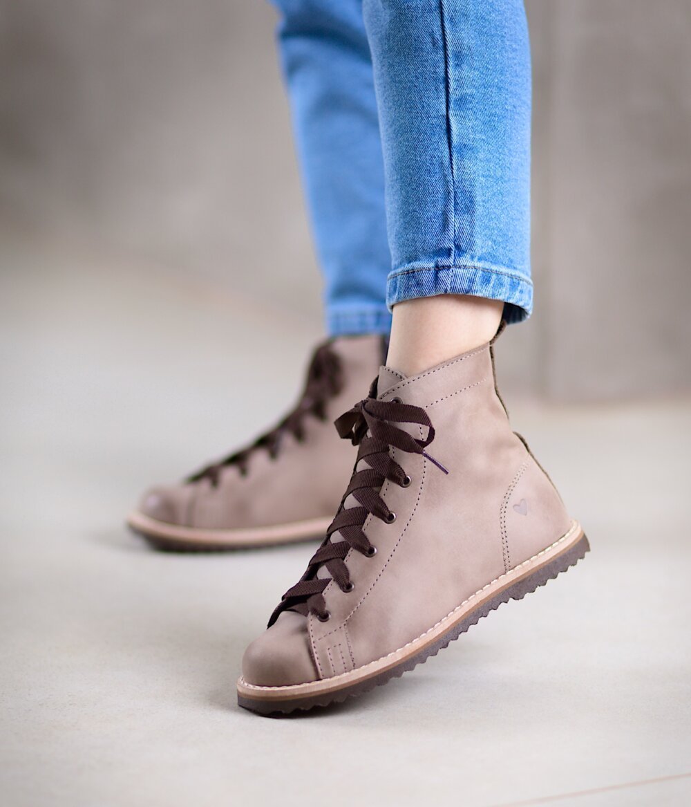 Bota Dust Média Marrom 01