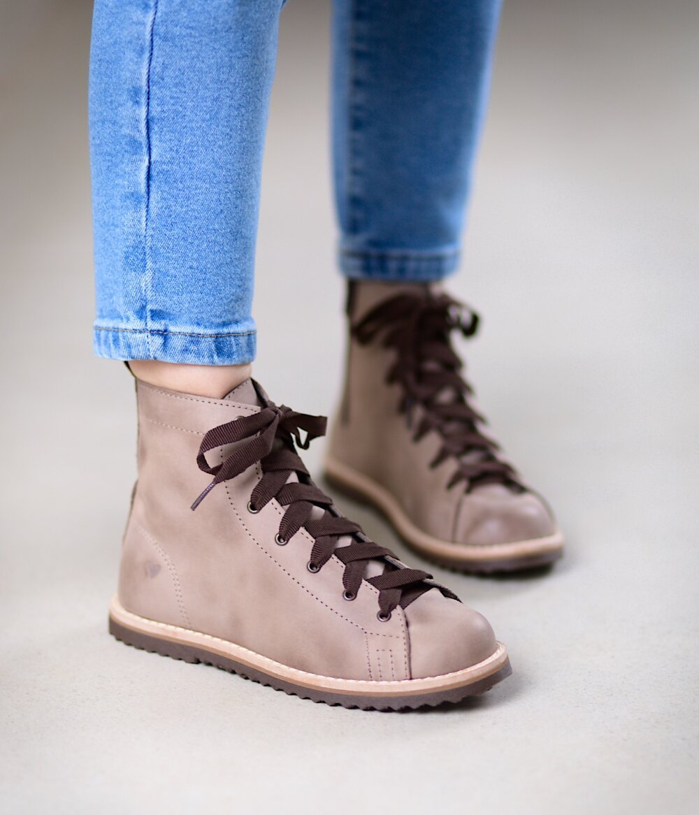 Bota Dust Média Marrom 04