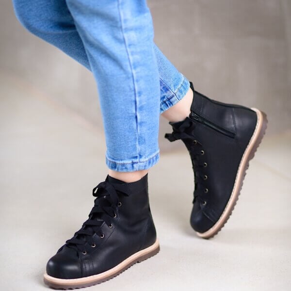 Bota Dust Média Preta IMG_3666