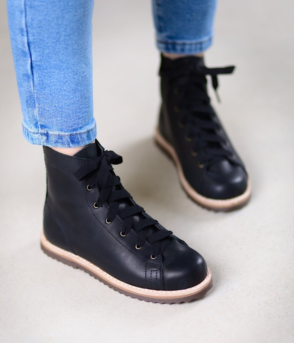 Bota Dust Média Preta IMG_3670