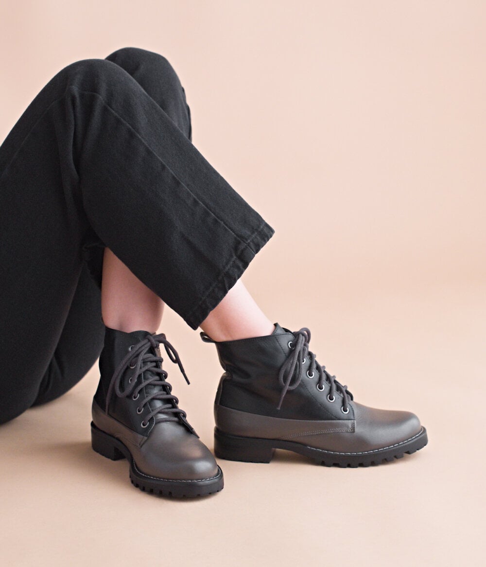 detalhe bota heart storm preto e cinza couro legítimo black rabbit