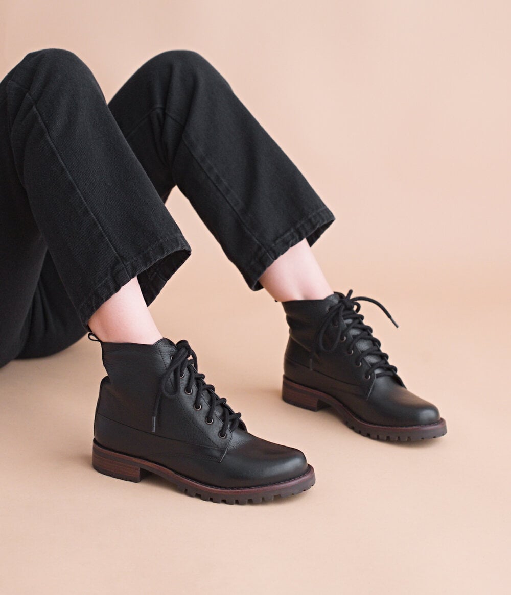 bota preta feminina heart raven black rabbit design exclusivo couro